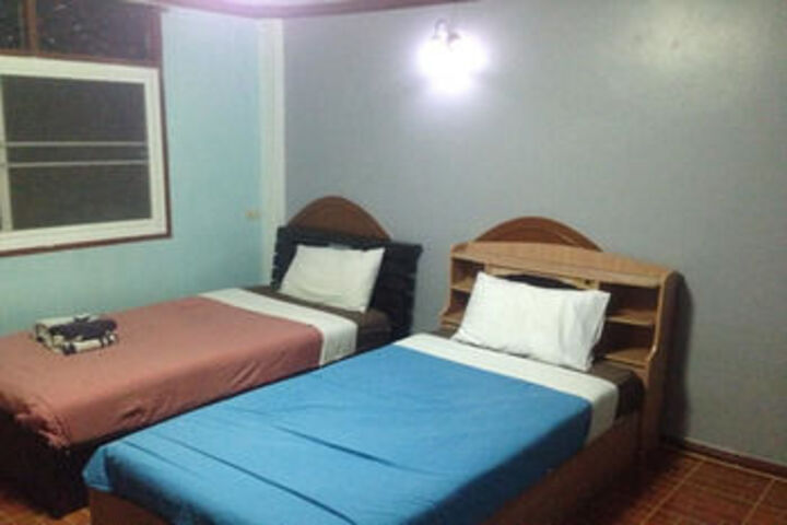 Room 5 of 18