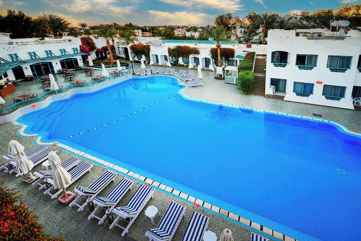 Pool 36 of 82