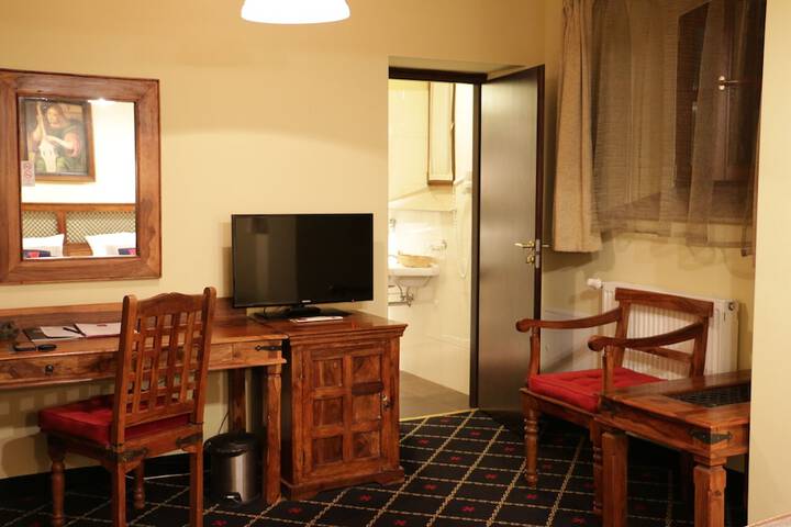 Room 52 of 127