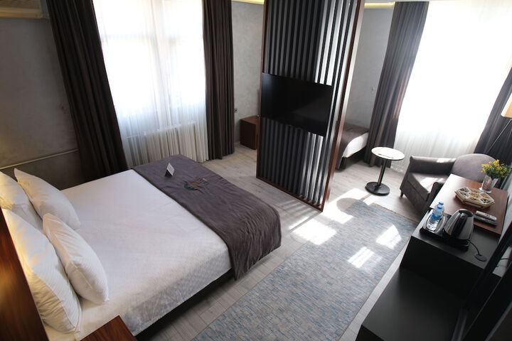 Room 25 of 51