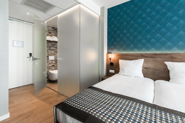 Room 17 of 58