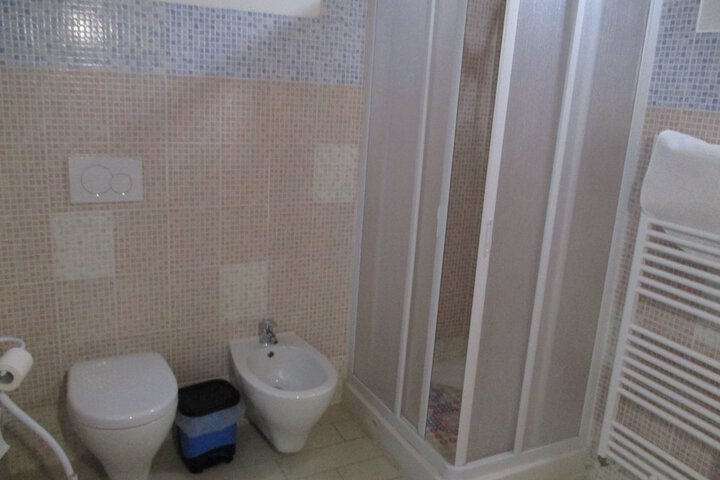Room 16 of 33