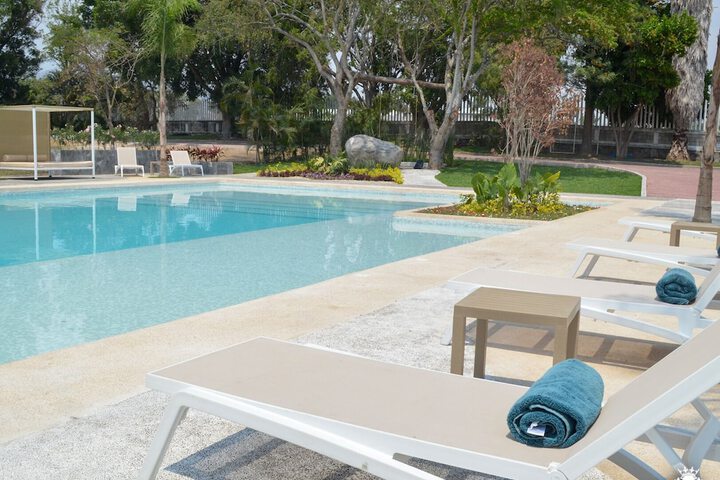 Pool 128 of 165