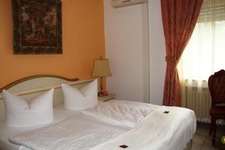 Room 21 of 49