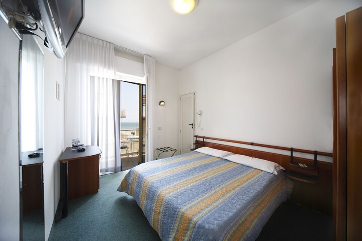 Room 7 of 34