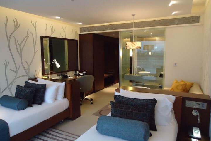 Room 14 of 31