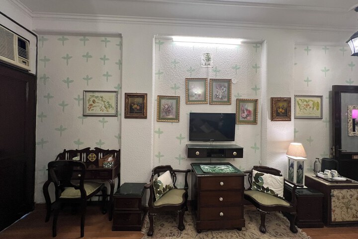 Room 26 of 103