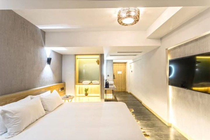 Room 5 of 63
