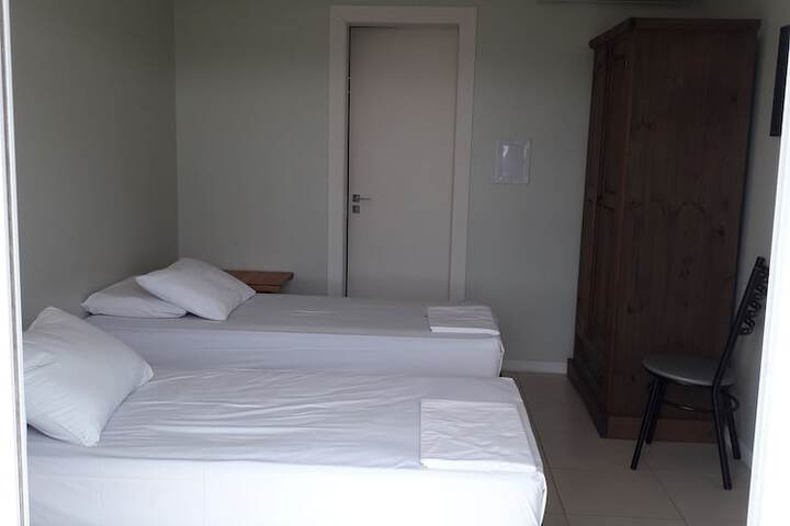 Room 6 of 16