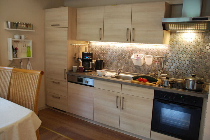 Room 4 of 185