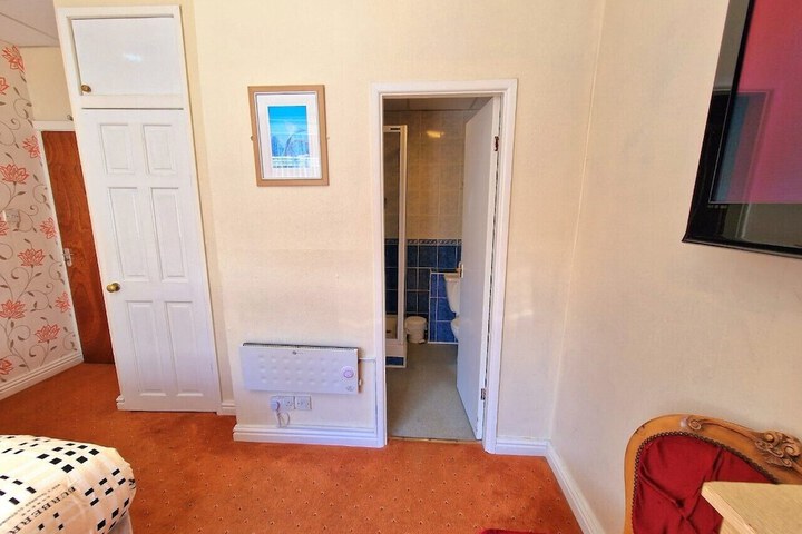 Room 16 of 63