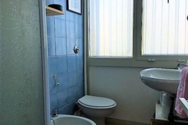 Room 76 of 499