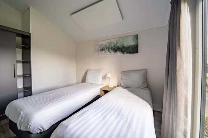 Room 5 of 38