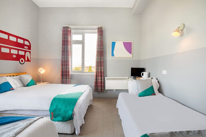 Room 8 of 30