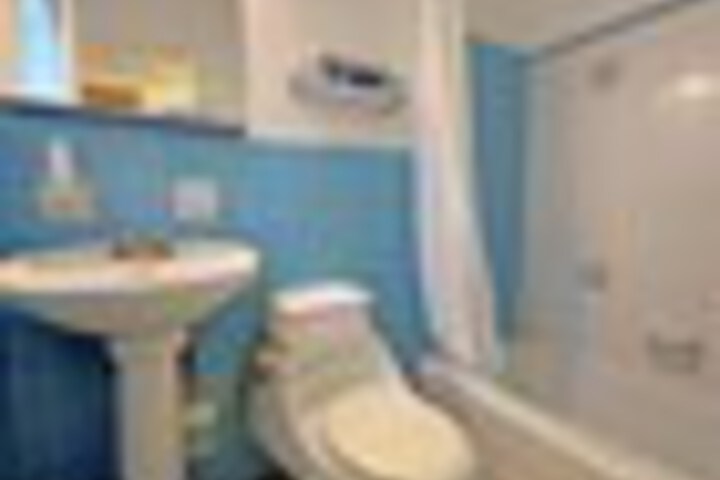 Room 185 of 258