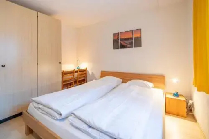 Room 3 of 12