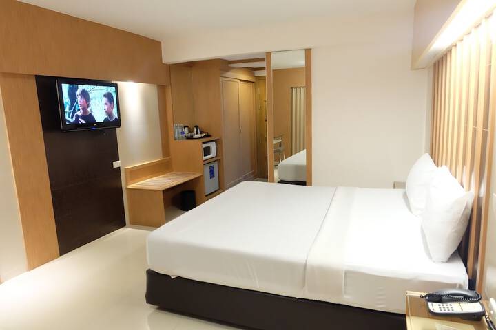 Room 13 of 64