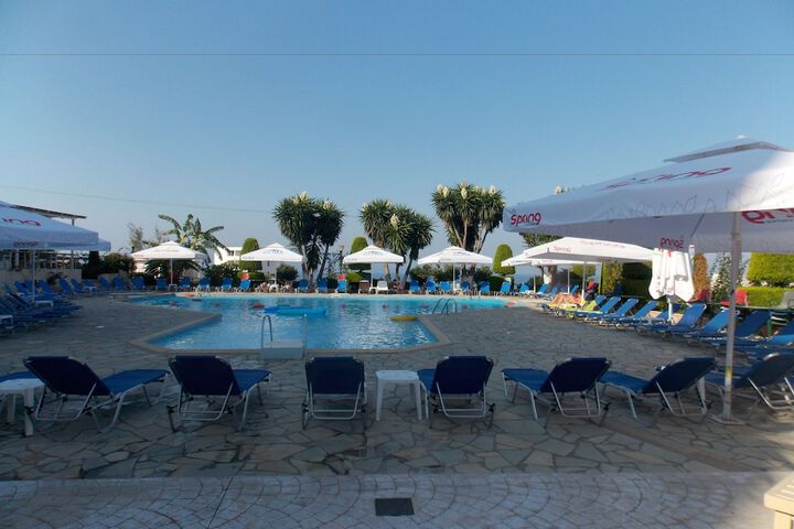 Hotel with Pool