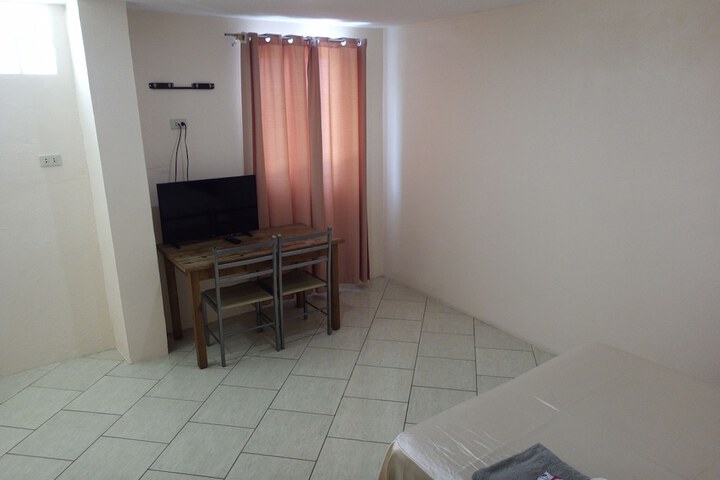 Room 5 of 83