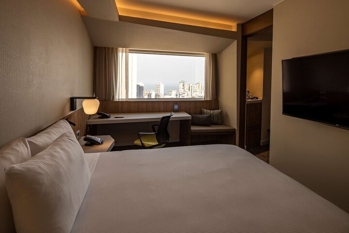 Room 26 of 77
