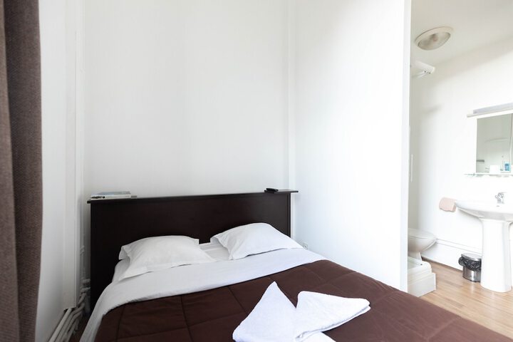 Room 5 of 17