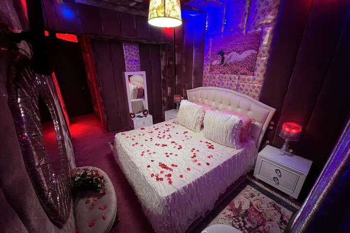 Room 28 of 96