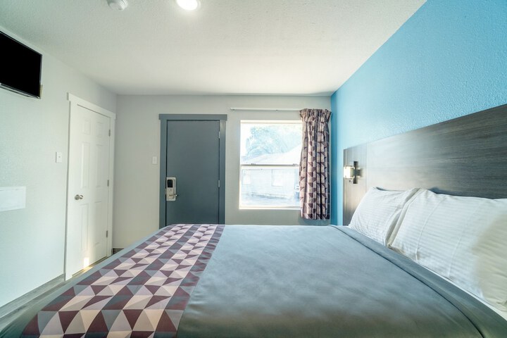 Room 38 of 79