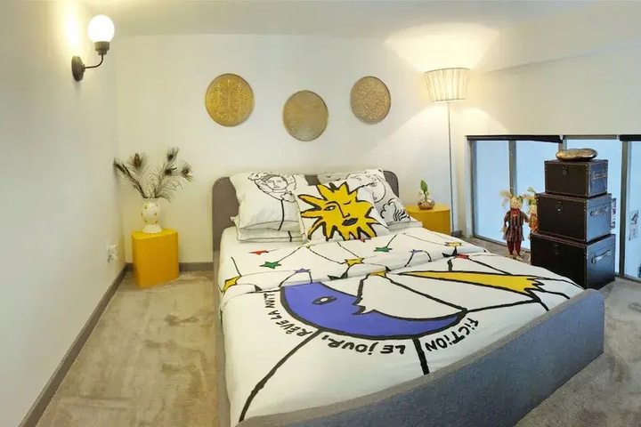 Room 5 of 19