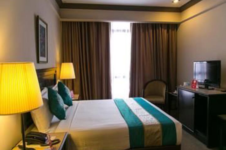 Room 17 of 25