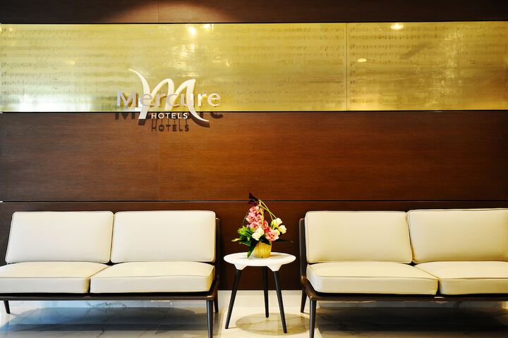 Entrance & Lobby