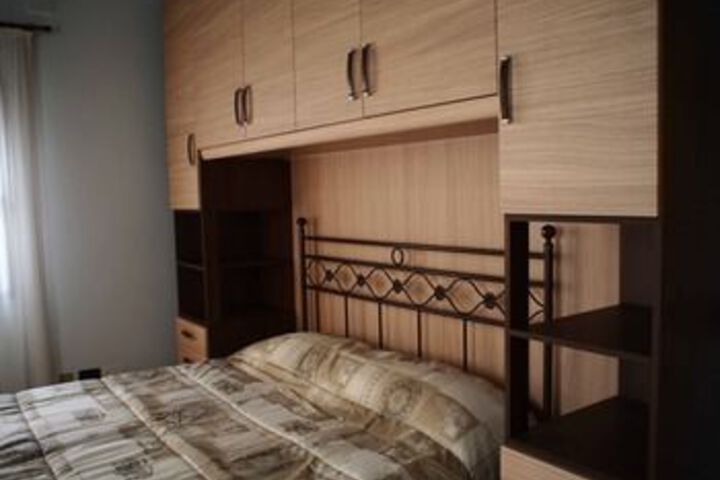 Room 10 of 27