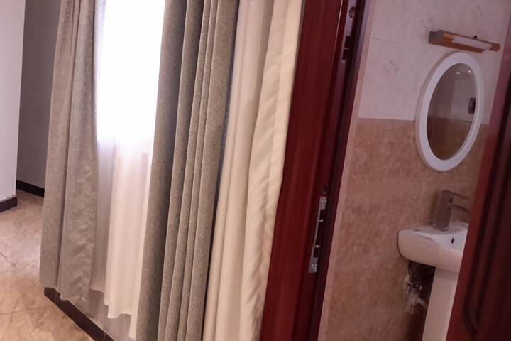 Room 21 of 31