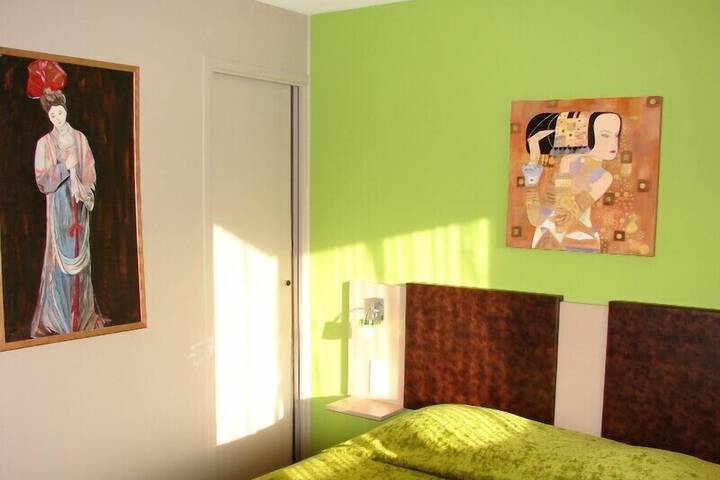 Room 23 of 49