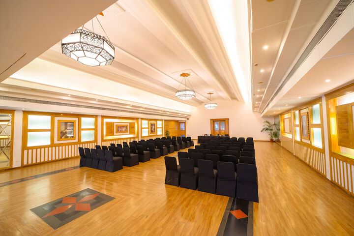 Ballroom/Hall 66 of 86