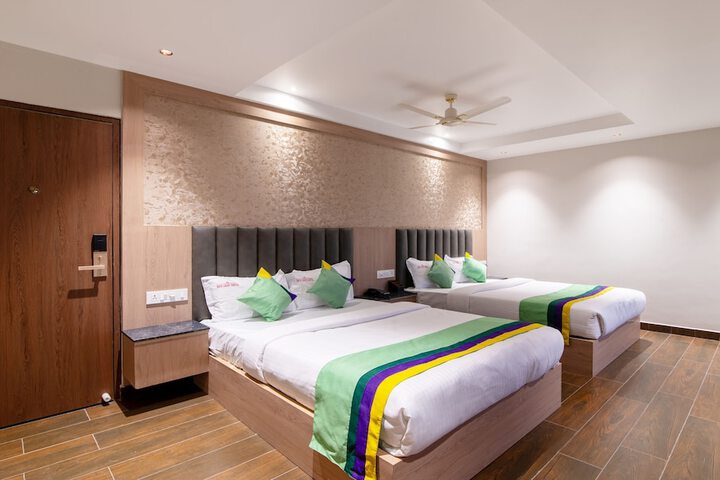 Room 14 of 34