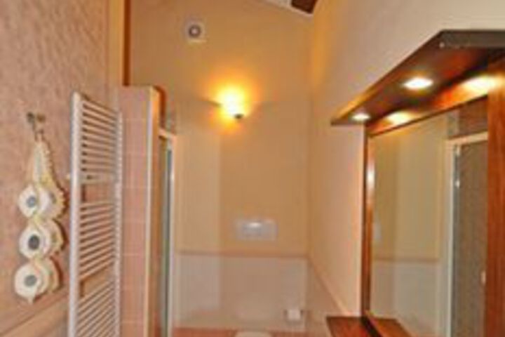Room 2 of 51