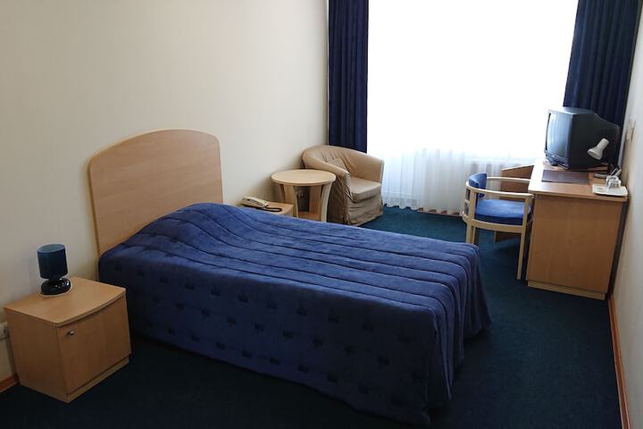 Room 5 of 24