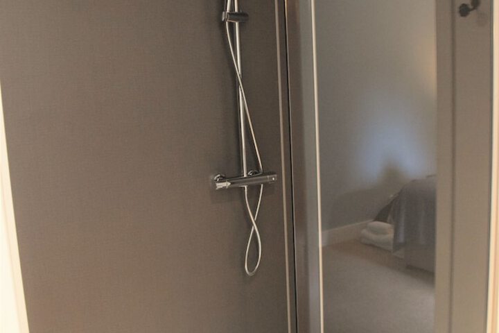 Room 70 of 108