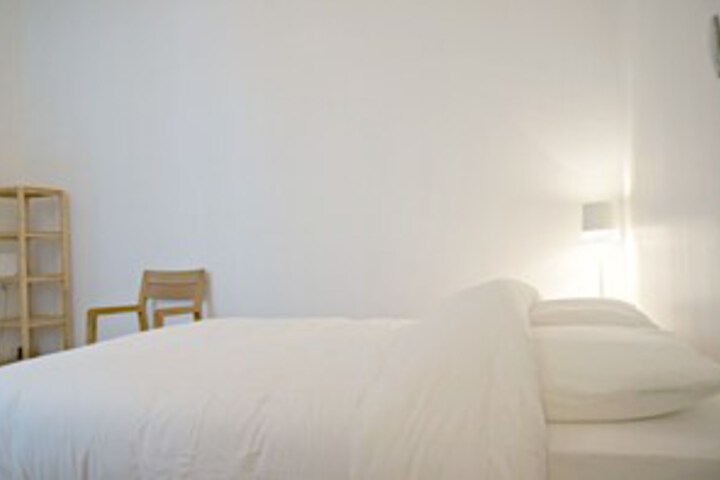 Room 14 of 18