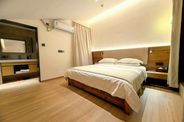 Room 44 of 89