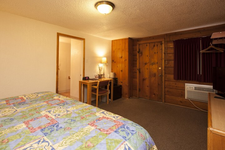 Room 13 of 25