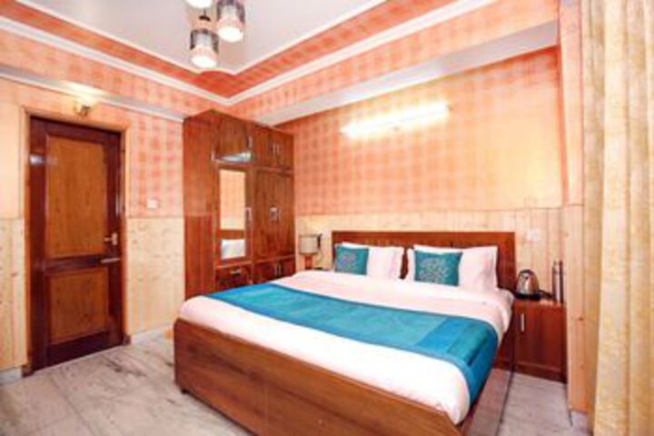 Room 12 of 26