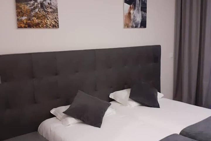 Room 12 of 36
