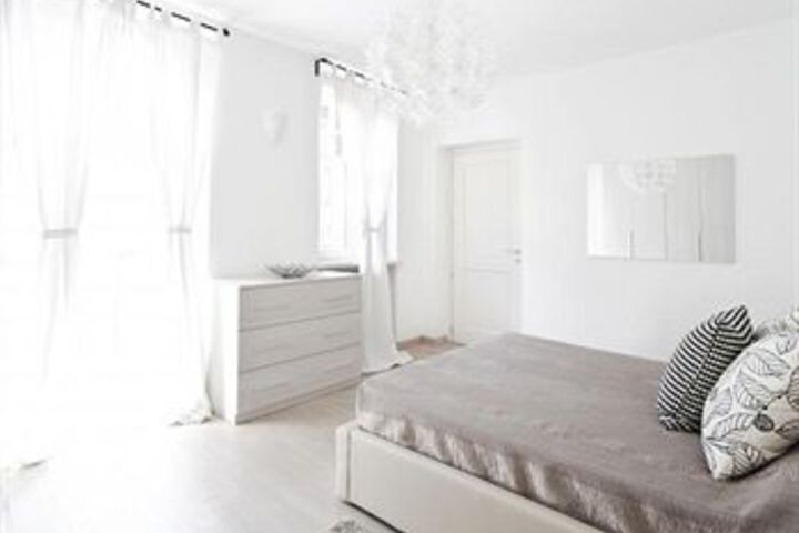 Room 17 of 38