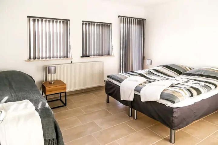 Room 5 of 20