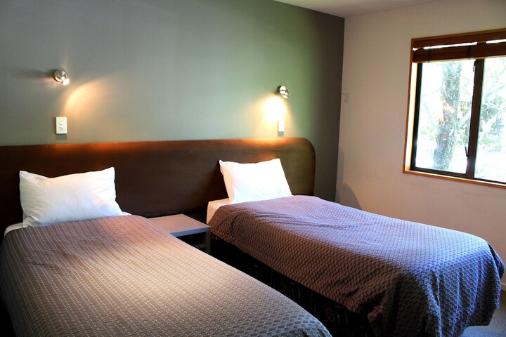 Room 12 of 110