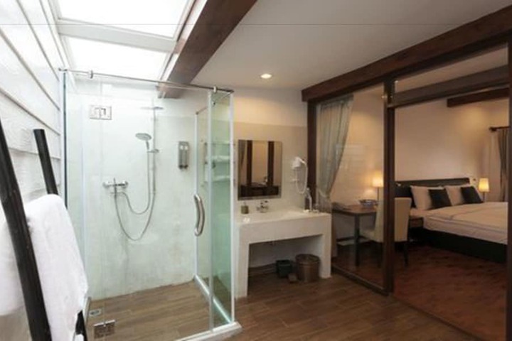 Room 5 of 21