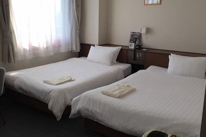 Room 4 of 10