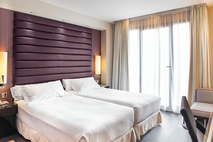 Room 4 of 91