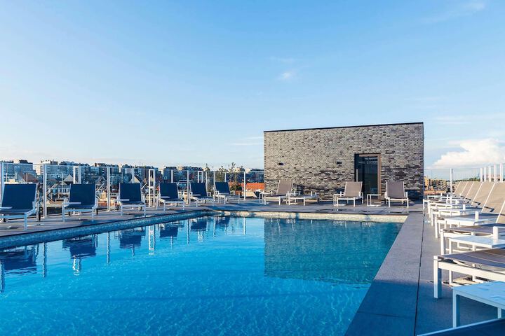 Pool Hotel